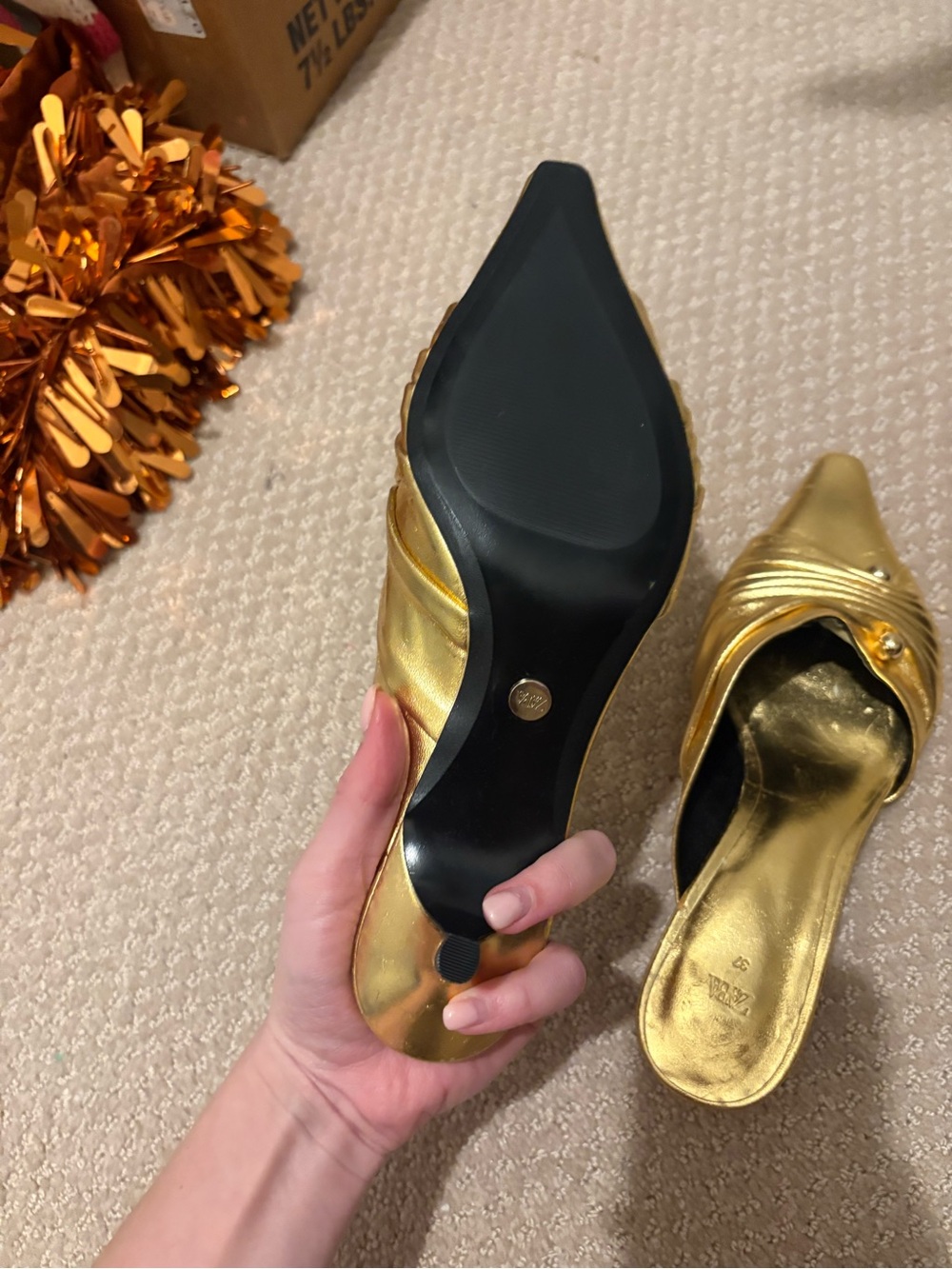Zara Gold Genuine Leather Kitten Heel Mules Pointed Toe Stud Detail Size 37 - Picture 4 of 6